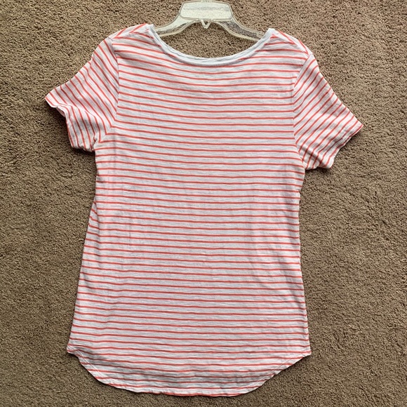 2 Old Navy Short Sleeve Tops - Picture 3 of 8
